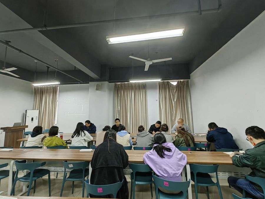 強(qiáng)化內(nèi)力提升 共同攻堅(jiān)克難 我院召開就業(yè)創(chuàng)業(yè)工作專題會(huì)議照片.jpg