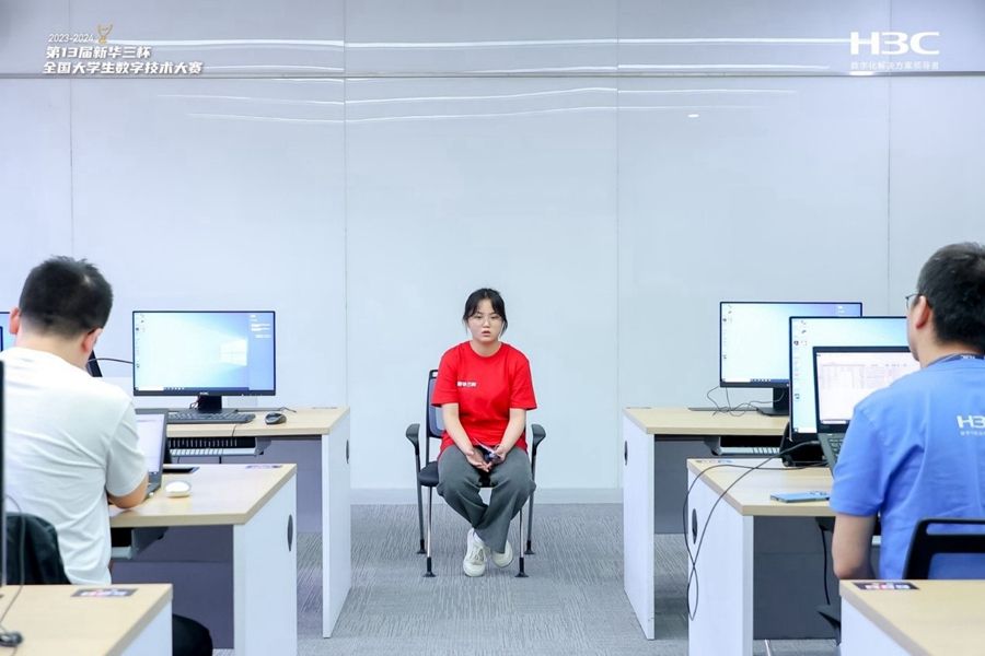 信息機電學院學子在第十三屆新華三杯全國大學生數(shù)字技術大賽總決賽中斬獲佳績照片（1）.jpg