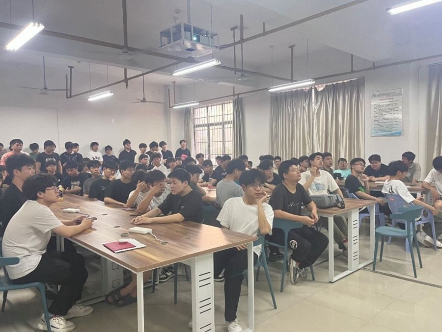 信息機(jī)電學(xué)院舉辦舜宇光學(xué)科技專場招聘宣講會照片（3）.jpg
