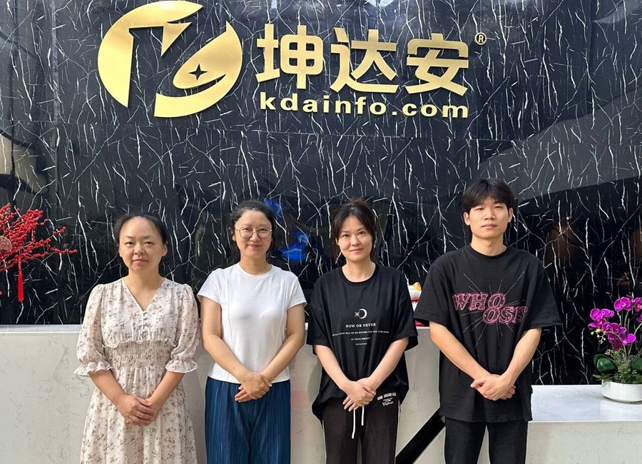 計(jì)算機(jī)專業(yè)開展暑假企業(yè)走訪調(diào)研活動(dòng)照片（2）.jpg