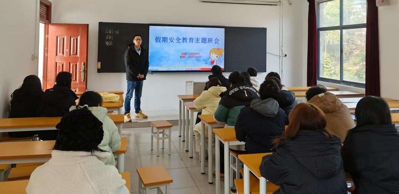 羅威.jpg