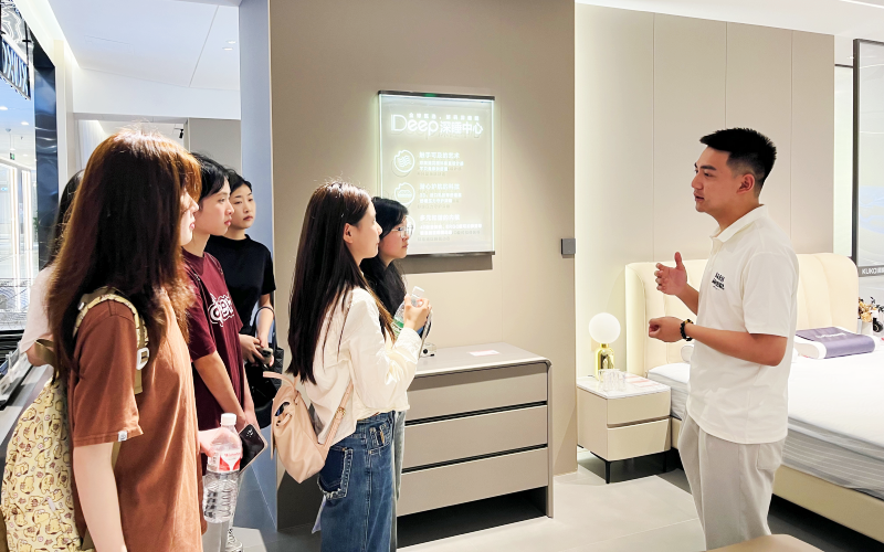 學院家具設計與制造專業(yè)五班開展實地調研活動照片（4）.png