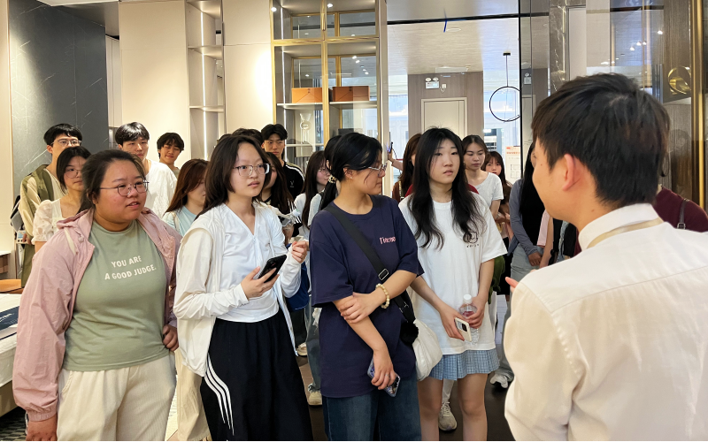 學院家具設計與制造專業(yè)五班開展實地調研活動照片（5）.png