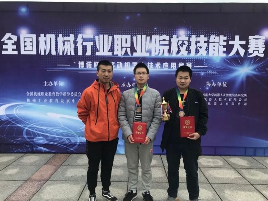 3dc0cd2b4d386674738a5c39d7f036af_副本.jpg
