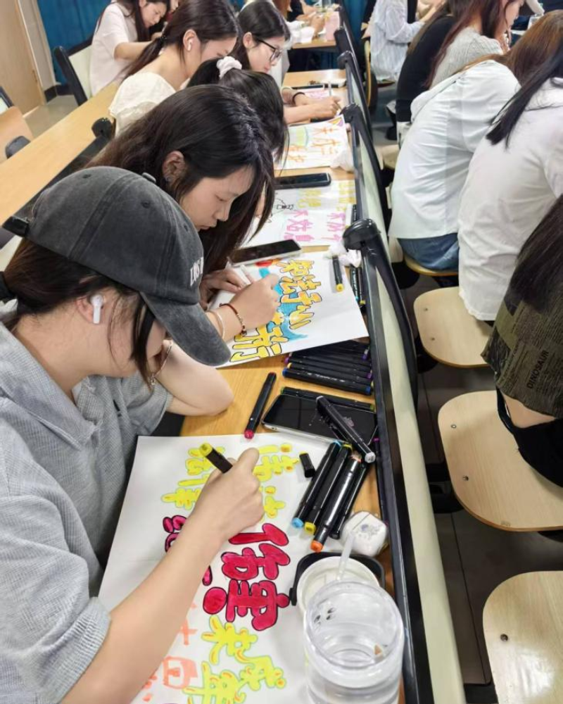 “顧家家居”手繪POP校賽順利完賽照片（3）.png
